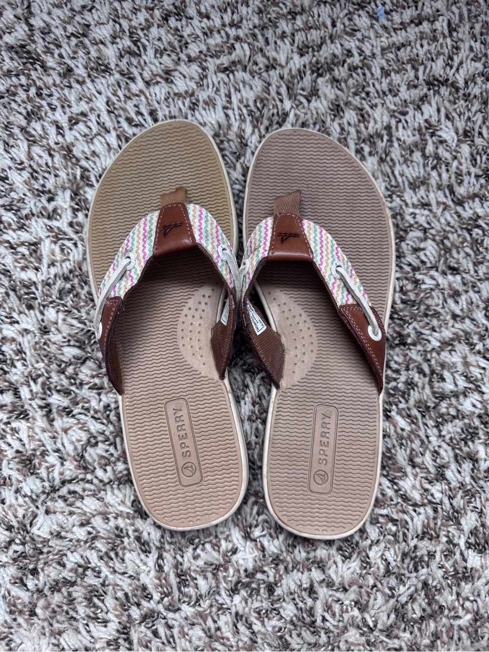 Sperry Women’s Brown Flip-Flop Sandals with Multicolor Straps - size 6